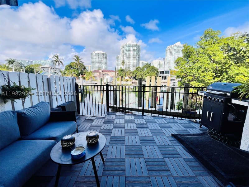 Apartment for rent at Poinciana Island 603