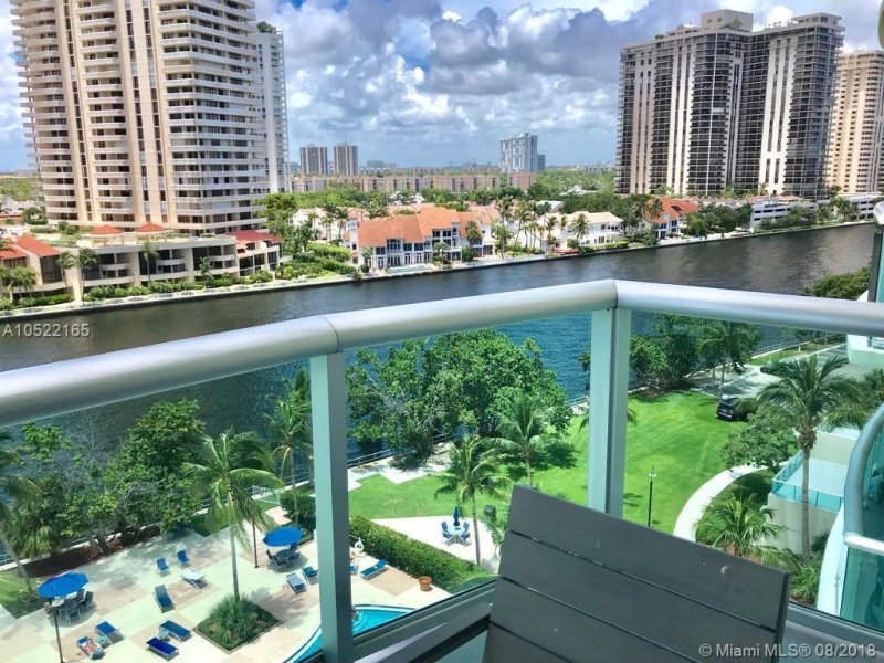 Comprar apartamento no Ocean View 901