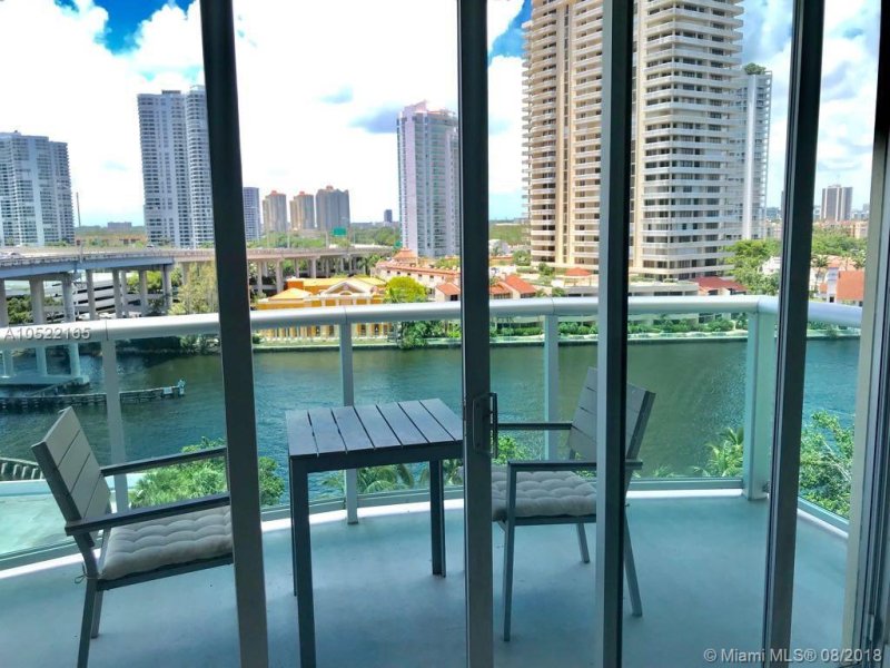Comprar apartamento no Ocean View 901