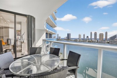 Comprar apartamento no 4000 Williams Island 2301