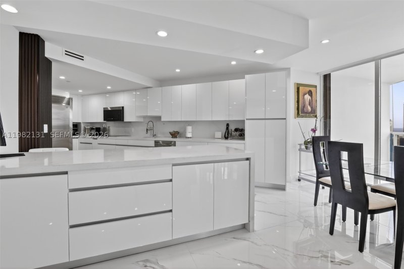 Comprar apartamento en 4000 Williams Island 2301