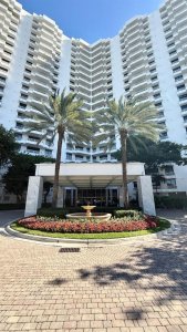 Comprar apartamento en Parc Central Aventura 1901