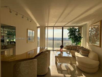 Comprar apartamento en Hamptons West 2409