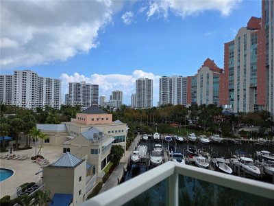 Comprar apartamento en Aventura Marina 606