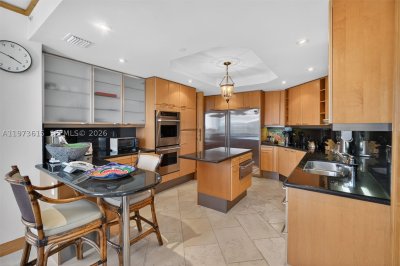 Comprar apartamento en Grand Bay Tower 801