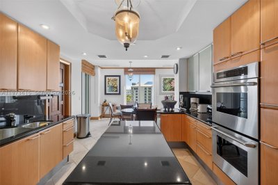 Comprar apartamento en Grand Bay Tower 801