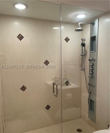 Comprar apartamento en Mystic Pointe 300 1404