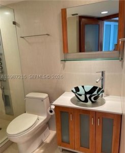 Comprar apartamento en Mystic Pointe 300 1404