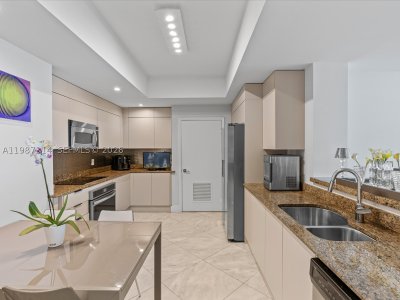 Comprar apartamento en Aventura Marina II 1715