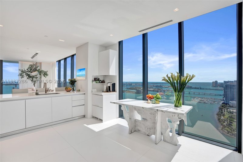 Condo for sale at Elysee Miami 3801