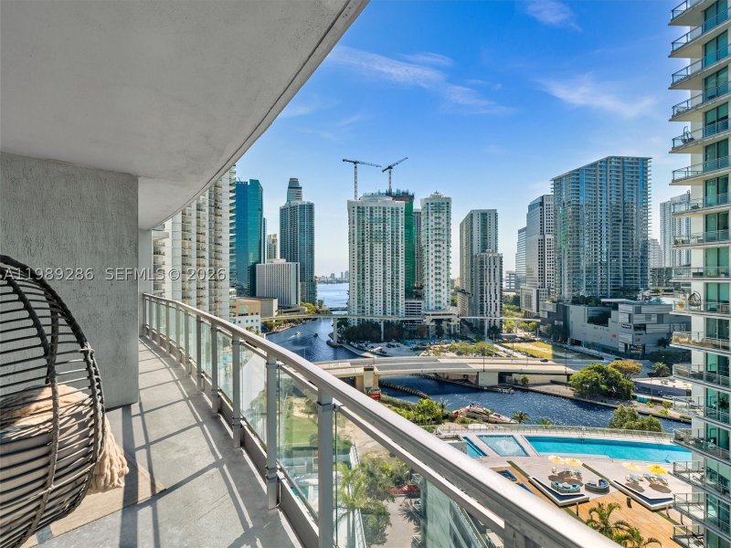 Condo for sale at The Ivy 2013