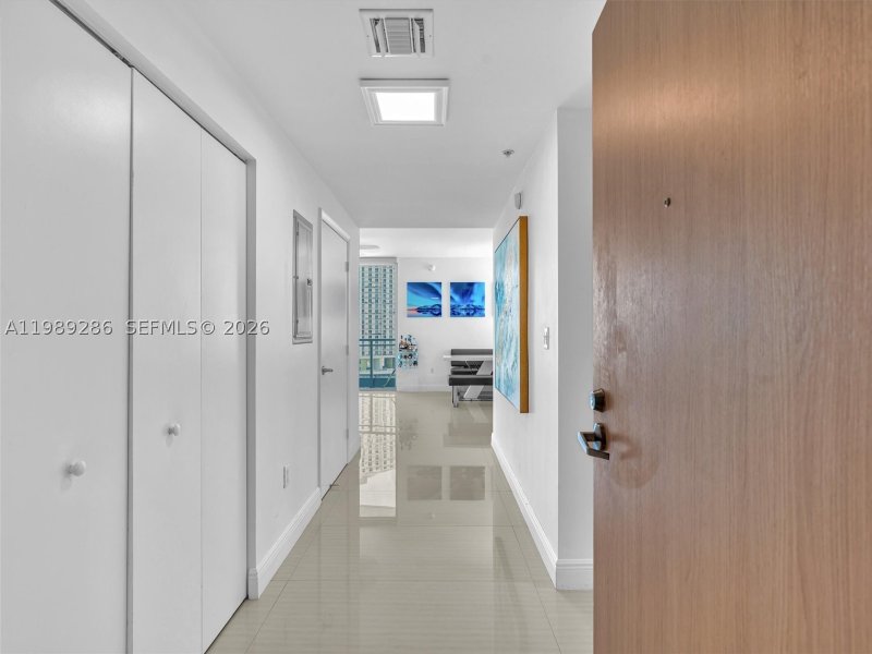 Condo for sale at The Ivy 2013