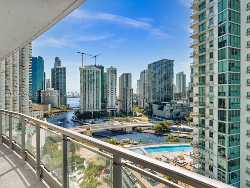 Condo for sale at The Ivy 2013