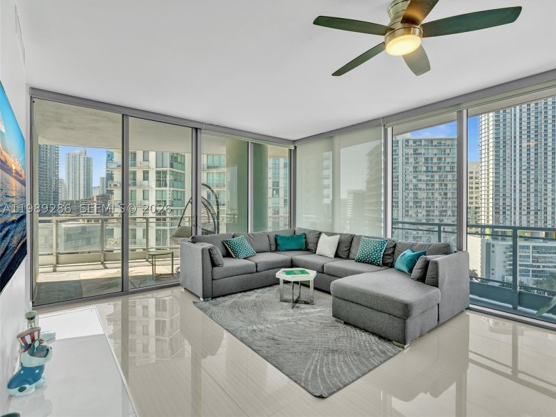 Condo for sale at The Ivy 2013