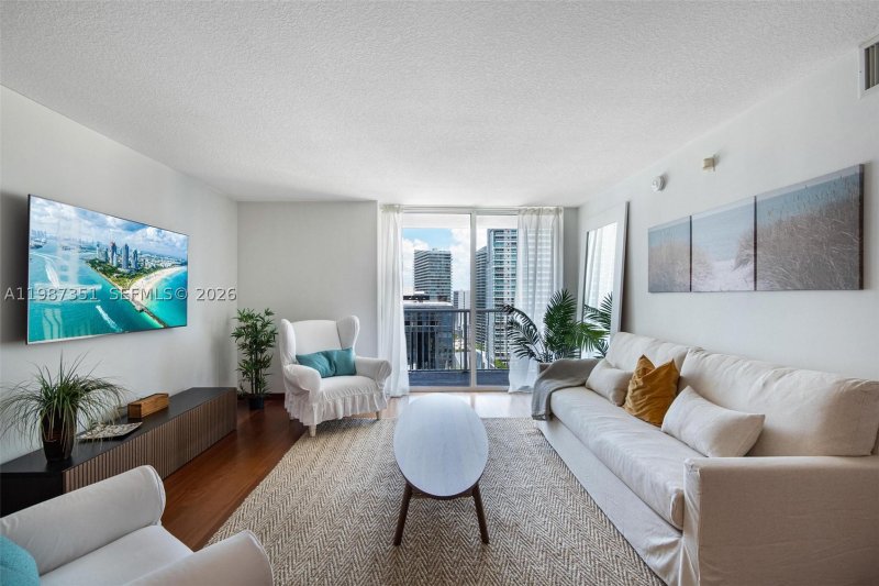 Condo for sale at The Club At Brickell Bay 2824