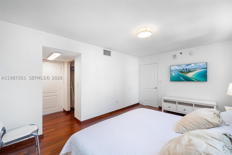 Condo for sale at The Club At Brickell Bay 2824