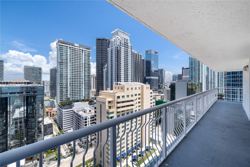 Condo for sale at The Club At Brickell Bay 2824