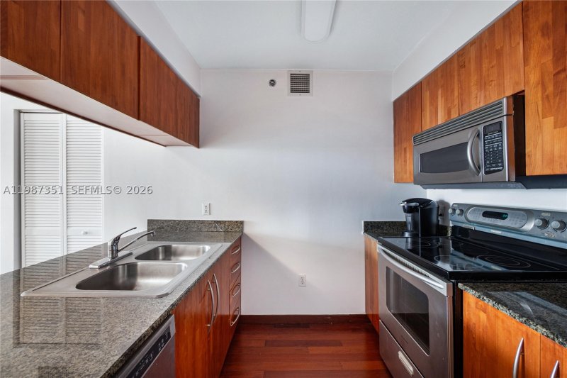Condo for sale at The Club At Brickell Bay 2824