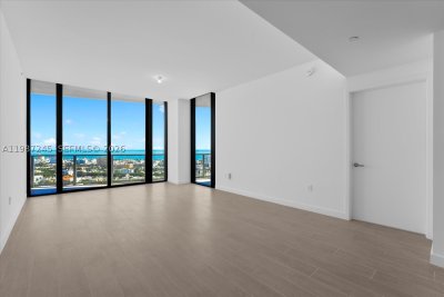 Comprar apartamento no Five Park Miami Beach 2402