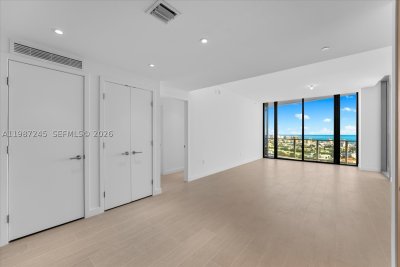 Comprar apartamento no Five Park Miami Beach 2402