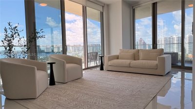 Alquiler de apartamento en Residences by Armani / Casa 905