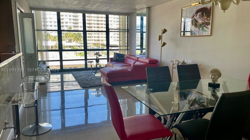 Apartment for rent at Avant Garde 405W