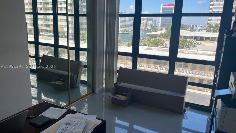 Apartment for rent at Avant Garde 405W