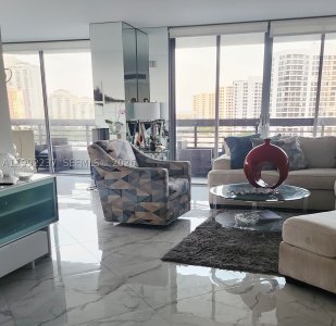 Comprar apartamento en Mystic Pointe 400 1201
