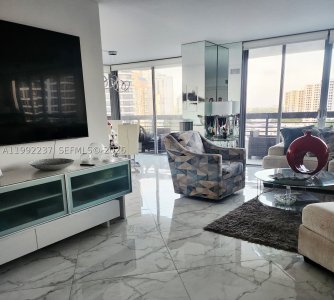 Comprar apartamento en Mystic Pointe 400 1201