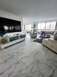 Comprar apartamento en Mystic Pointe 400 1201