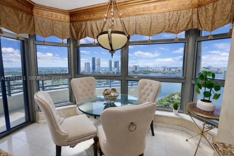 Condo for sale at Mystic Pointe 500 2915