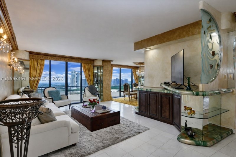 Condo for sale at Mystic Pointe 500 2915
