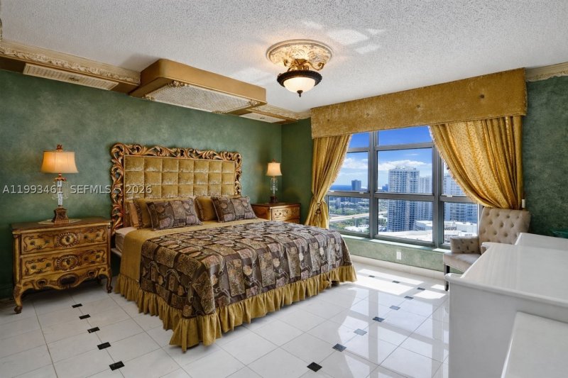 Condo for sale at Mystic Pointe 500 2915
