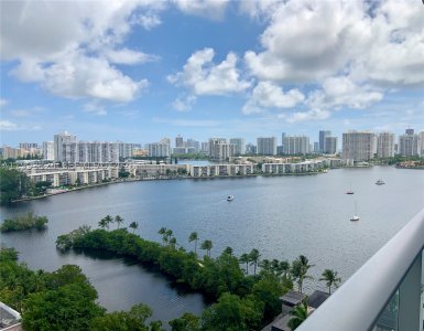 Comprar apartamento en Marina Palms Yacht Club 1602