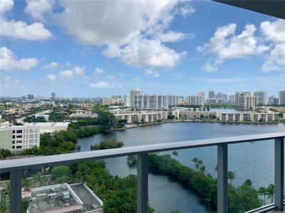 Comprar apartamento en Marina Palms Yacht Club 1602