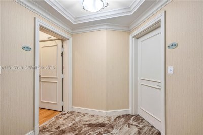 Comprar apartamento no Turnberry Village 508