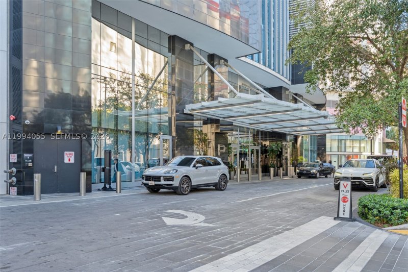 Condo for sale at Paramount Miami WorldCenter 1205