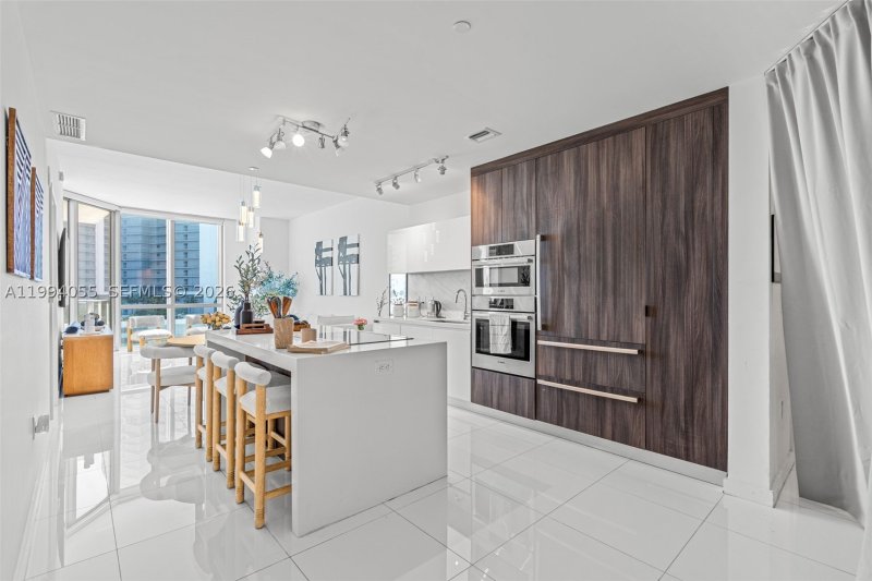 Condo for sale at Paramount Miami WorldCenter 1205
