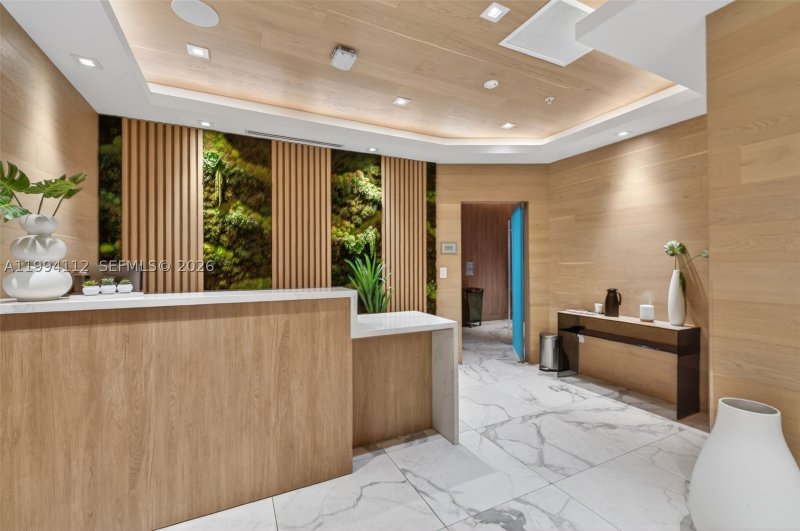 Condo for sale at The Ivy 1105