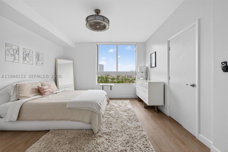 Condo for sale at The Ivy 1105