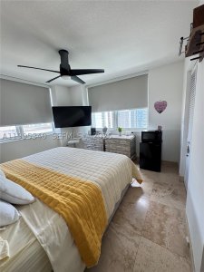 Aluguel de apartamento no Brickell on the River North 1402