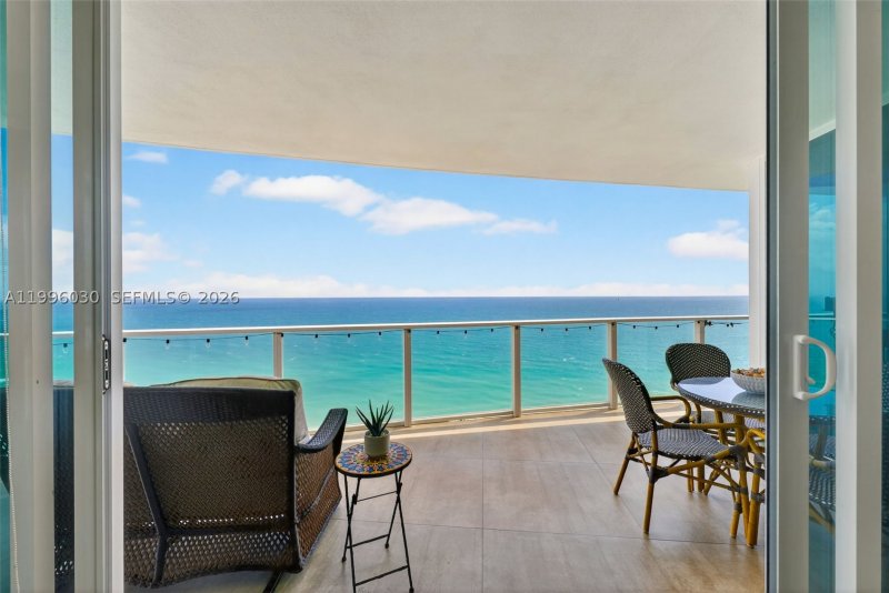 Condo for sale at Apogee Beach Hollywood 1803