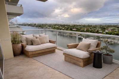 Comprar apartamento no 5600 Collins 16N