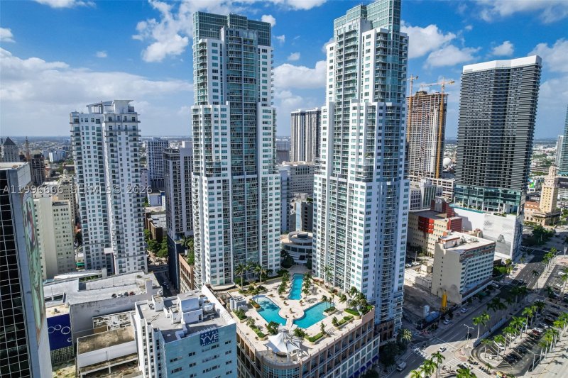 Condo for sale at Vizcayne Everglades On The Bay 239