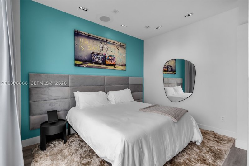 Condo for sale at Vizcayne Everglades On The Bay 239