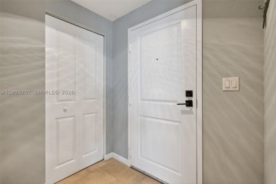 Comprar apartamento en 360 Condominium East 406
