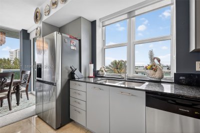 Comprar apartamento en 360 Condominium East 406