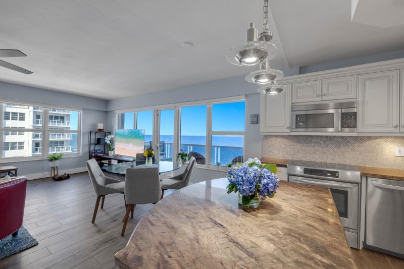 Condo for sale at Royal Ambassador 1205