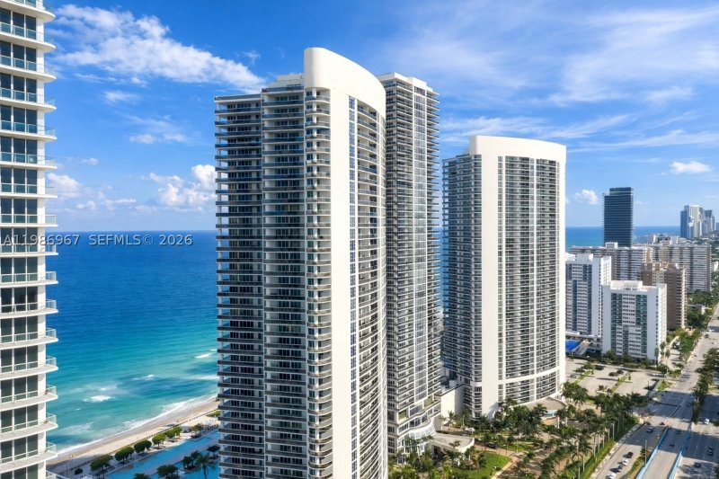 Condo for sale at Beach Club Three UPH4301