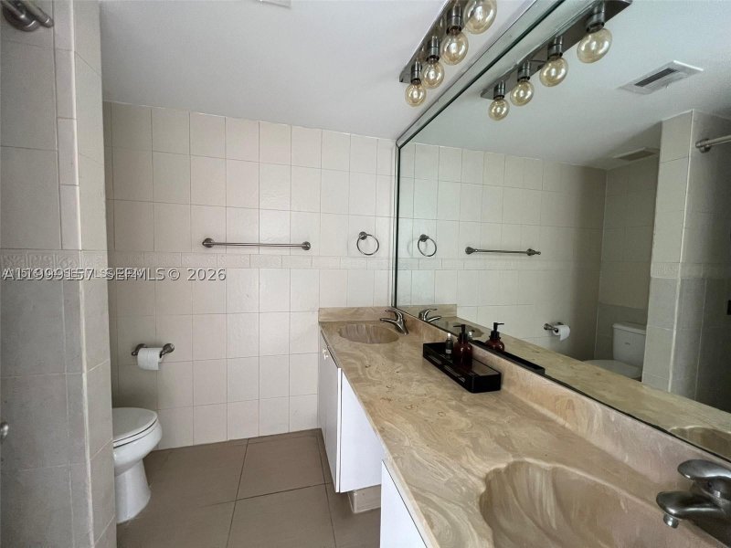 Apartment for rent at Sailboat Cay 1402